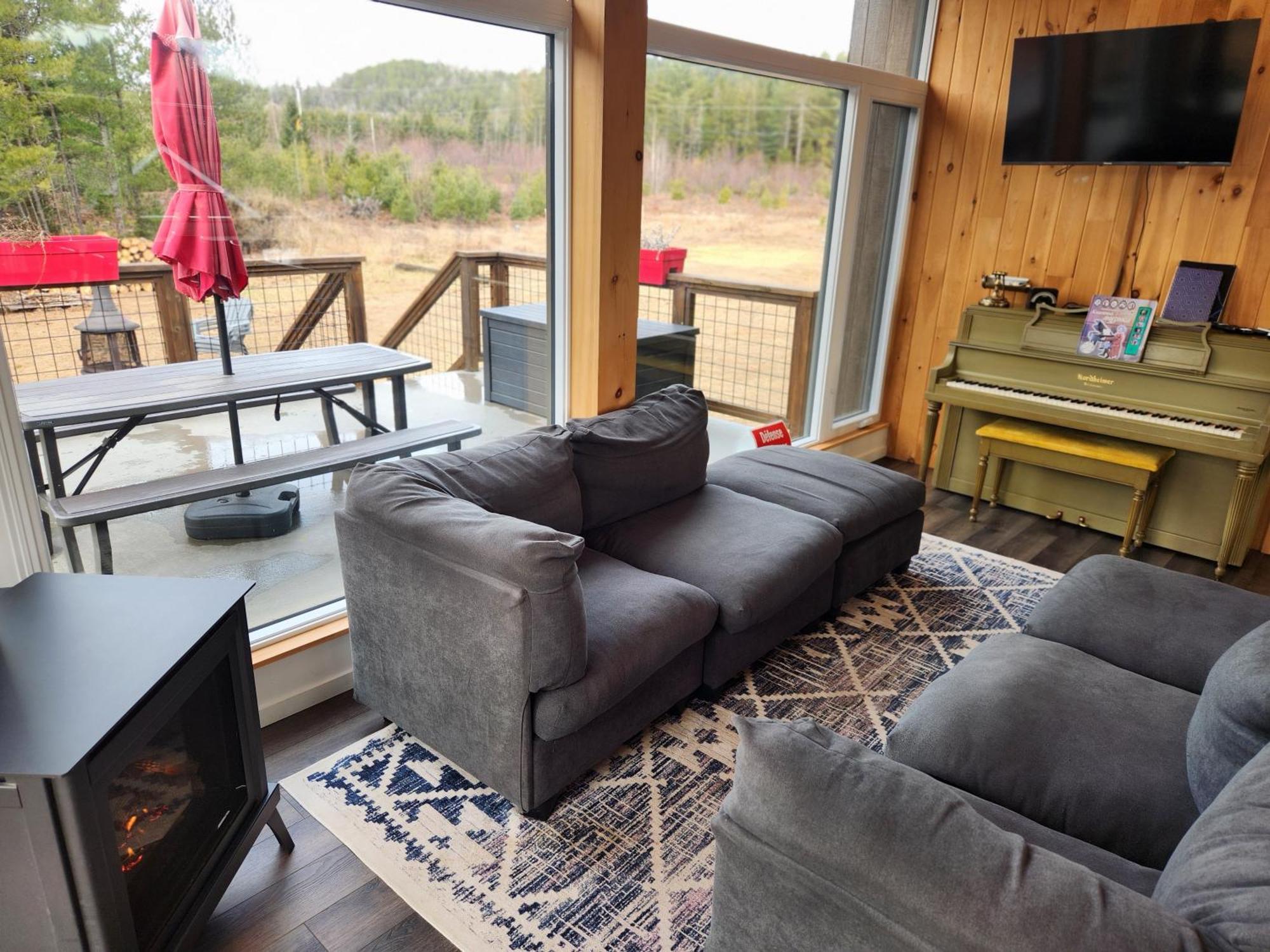 Les Chalets Double K # 2 サン・タレクシ・デ・モン エクステリア 写真