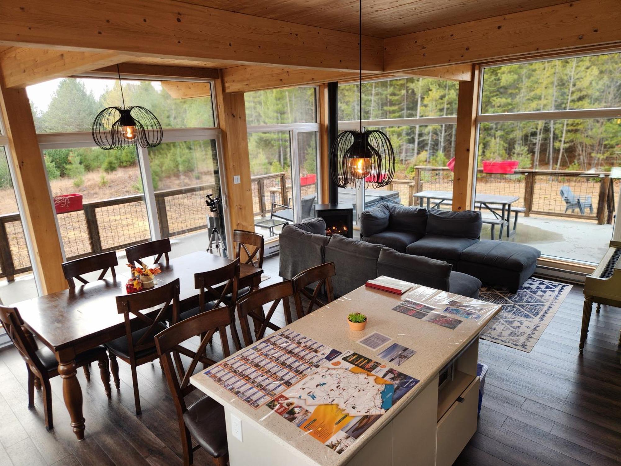 Les Chalets Double K # 2 サン・タレクシ・デ・モン エクステリア 写真