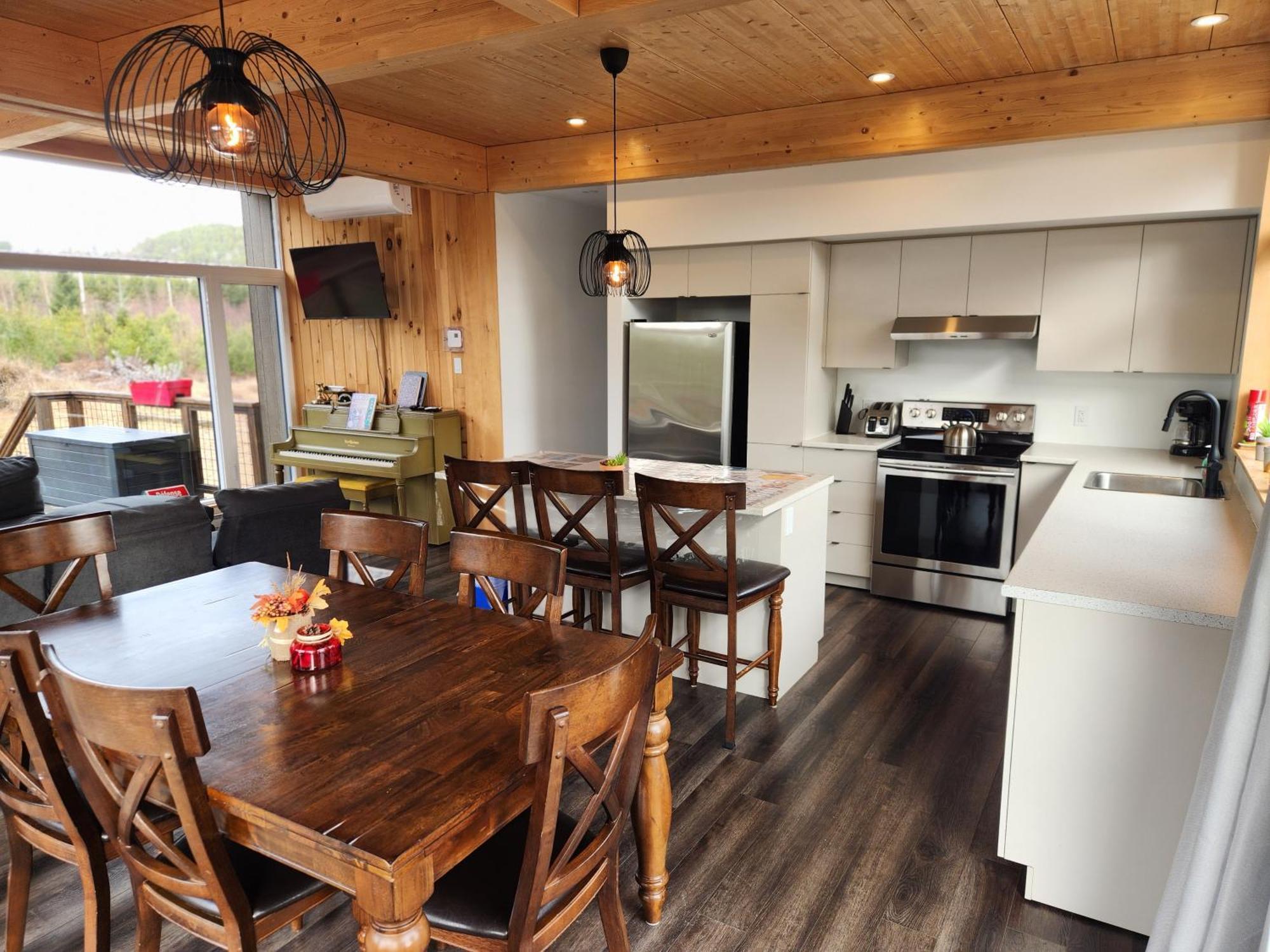 Les Chalets Double K # 2 サン・タレクシ・デ・モン エクステリア 写真